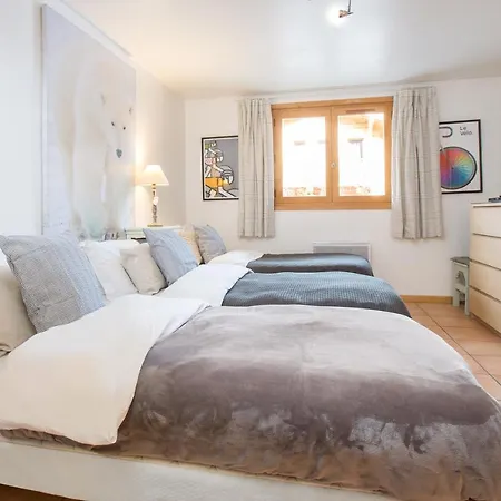 Muguet Gauche With Hot Tub Sleeps 10 * Morzine