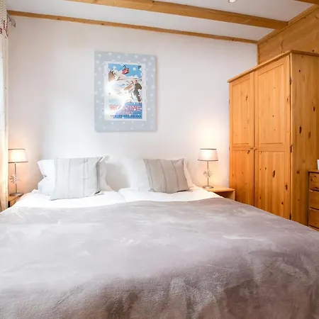 Muguet Gauche With Hot Tub Sleeps 10 Chalet *
