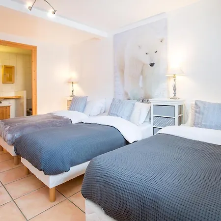 Muguet Gauche With Hot Tub Sleeps 10 Chalet Morzine
