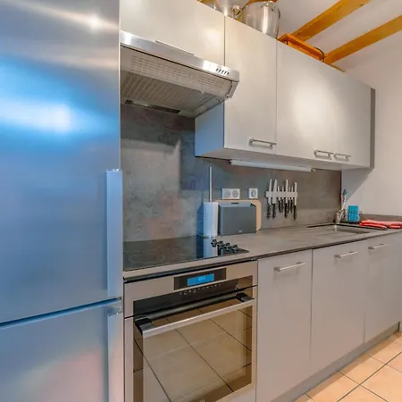 Muguet Gauche With Hot Tub Sleeps 10 * Morzine