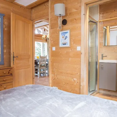 Muguet Gauche With Hot Tub Sleeps 10 莫尔济讷